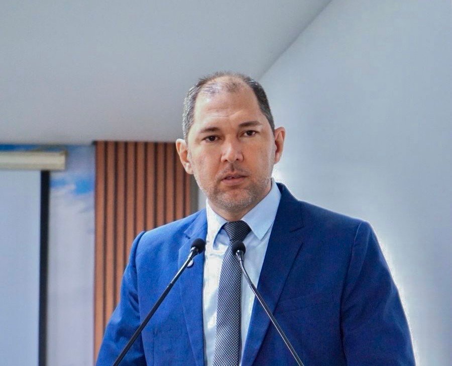 Joabe Lira pede Wi-Fi grátis no Parque Chico Mendes e na Praça da Vila Betel, em Rio Branco