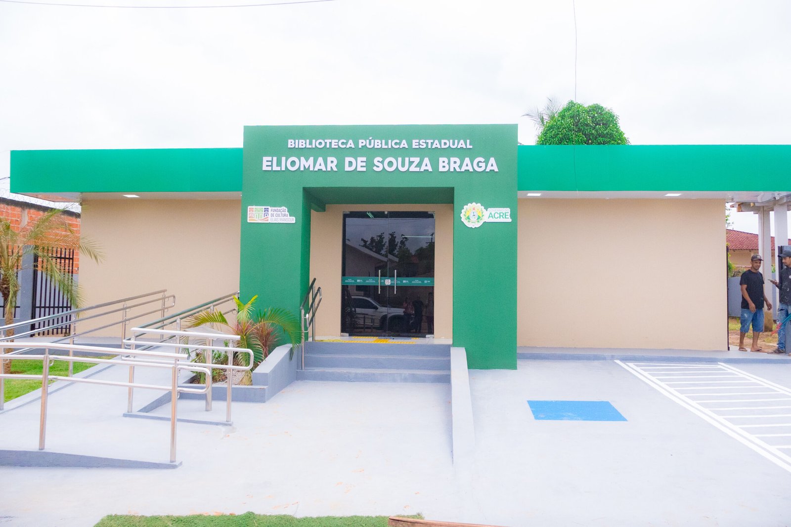 Biblioteca de Epitaciolândia é revitalizada.